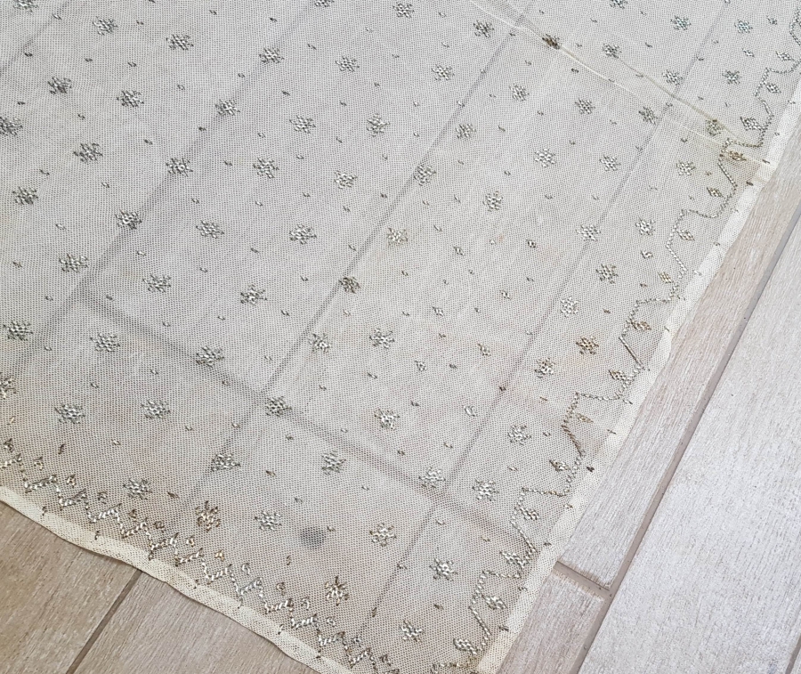 ANTİKA GÜMÜŞ TELKIRMA İŞÇİLİKLİ BÜYÜK BOY GELİN ÖRTÜSÜ