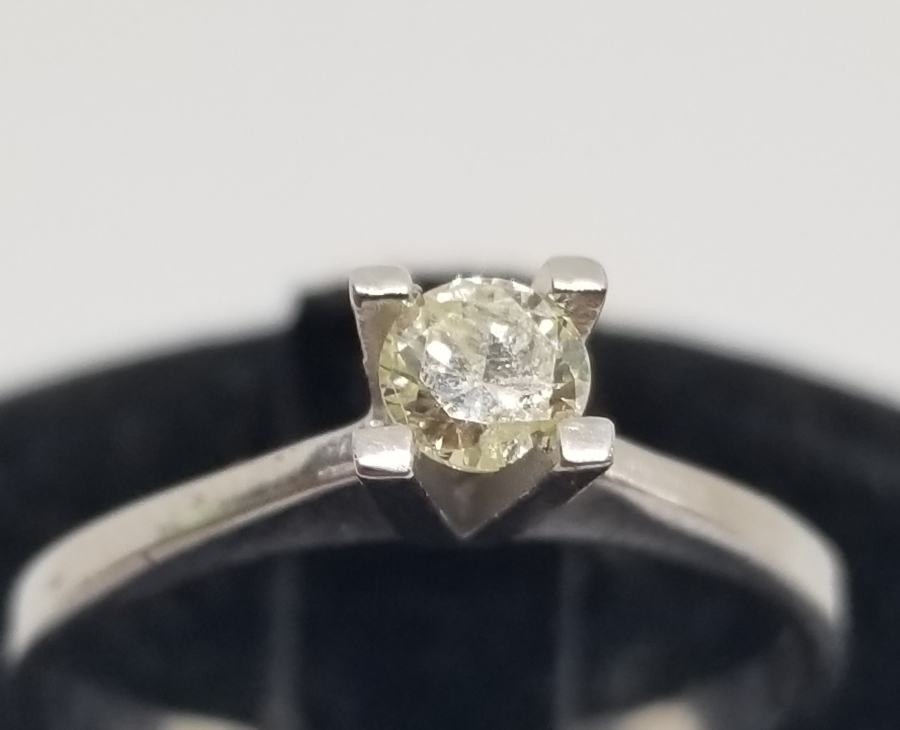 TEK TAŞ PIRLANTA YÜZÜK