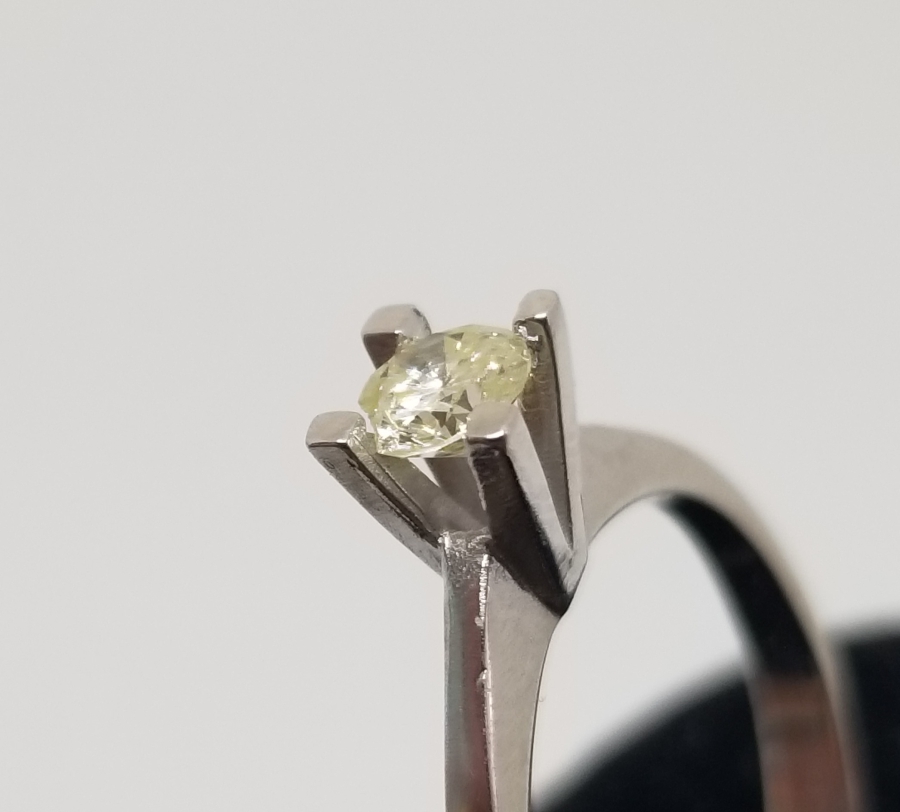 TEK TAŞ PIRLANTA YÜZÜK