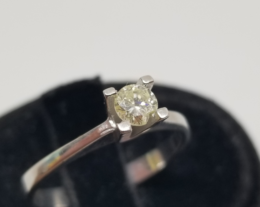 TEK TAŞ PIRLANTA YÜZÜK