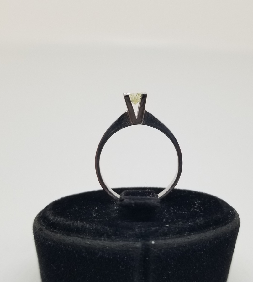 TEK TAŞ PIRLANTA YÜZÜK