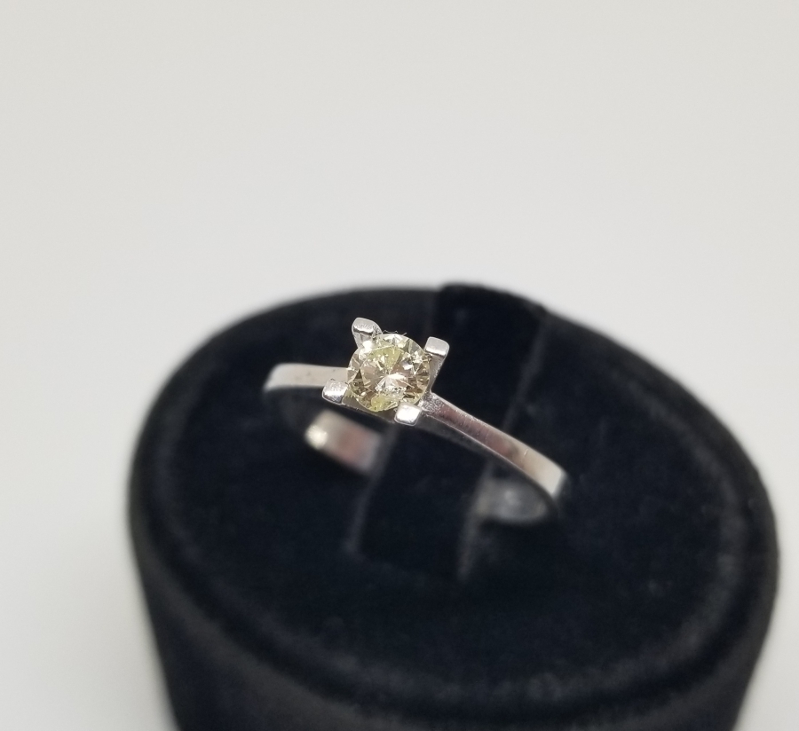 TEK TAŞ PIRLANTA YÜZÜK