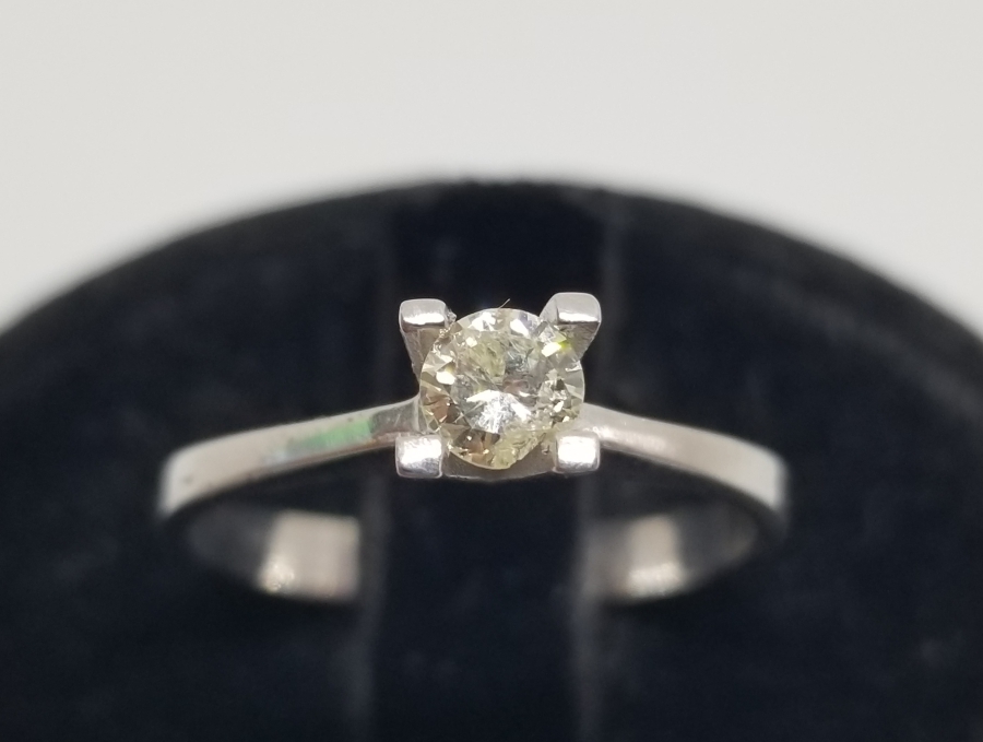 TEK TAŞ PIRLANTA YÜZÜK