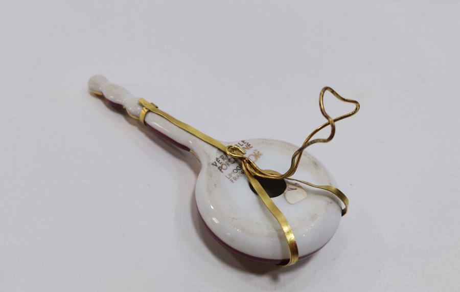 ÜZERİ ALTIN VARAKLI ANTİKA LİMOGES BİBLO