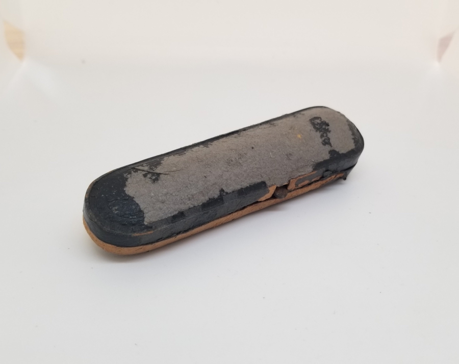 ORİJİNAL KUTUSUNDA İÇİ HARELİ OSMANLI DÖNEMİ SIKMA KEHRİBAR SİGARA AĞIZLIĞI