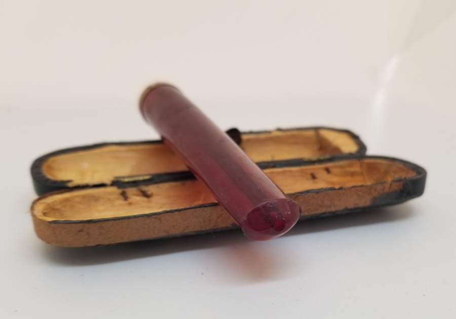 ORİJİNAL KUTUSUNDA İÇİ HARELİ OSMANLI DÖNEMİ SIKMA KEHRİBAR SİGARA AĞIZLIĞI