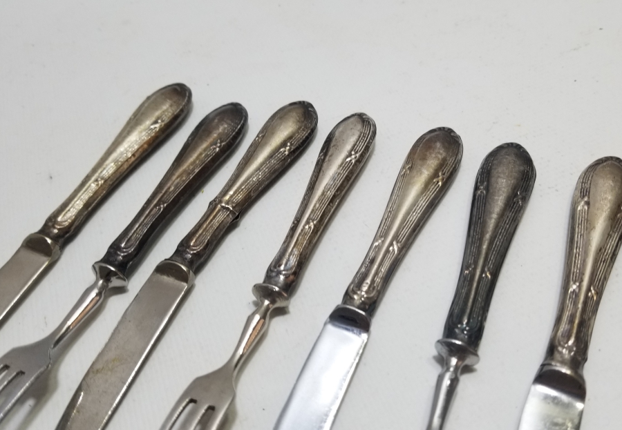 GÜMÜŞ SAPLI ALTILI ÇATAL BIÇAK SETİ