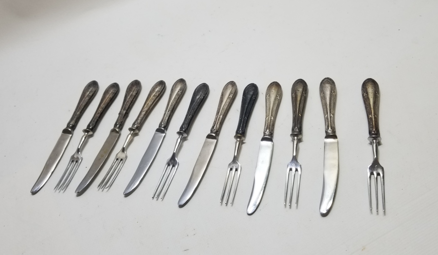 GÜMÜŞ SAPLI ALTILI ÇATAL BIÇAK SETİ