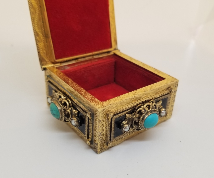 TURKUAZ TAŞLI VE ALTIN KAPLAMA ÖZEL YAPIM ANTİKA KUTU