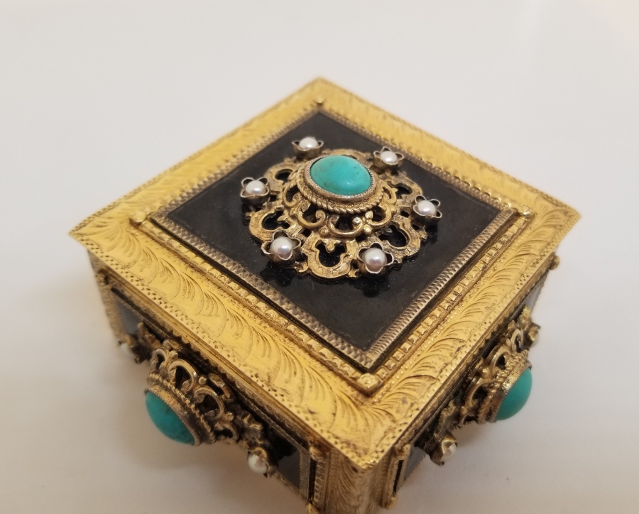 TURKUAZ TAŞLI VE ALTIN KAPLAMA ÖZEL YAPIM ANTİKA KUTU