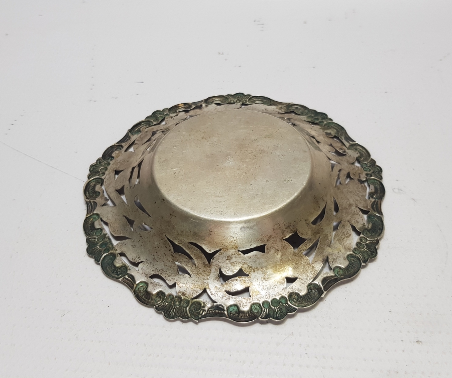 TESTERE İŞÇİLİKLİ ANTİKA GÜMÜŞ YEMİŞLİK