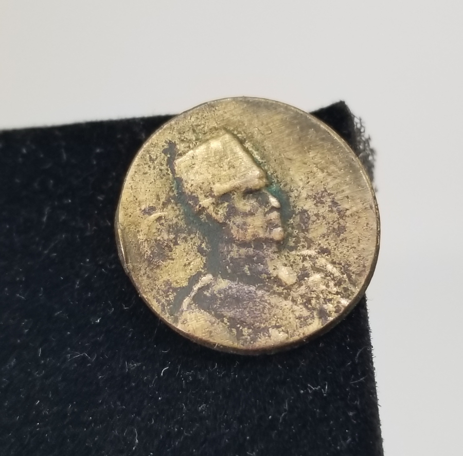 ÜZERİNDE OSMANLICA ROZET VE OSMANLICA YAZI BULUNAN ATATÜRK ROZET