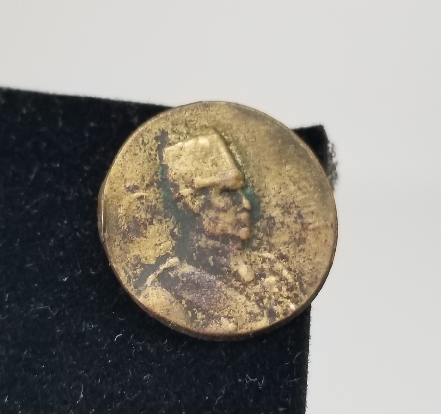 ÜZERİNDE OSMANLICA ROZET VE OSMANLICA YAZI BULUNAN ATATÜRK ROZET