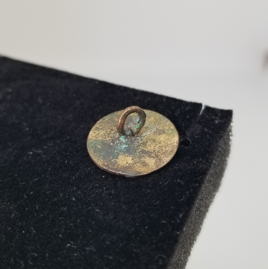 ÜZERİNDE OSMANLICA ROZET VE OSMANLICA YAZI BULUNAN ATATÜRK ROZET