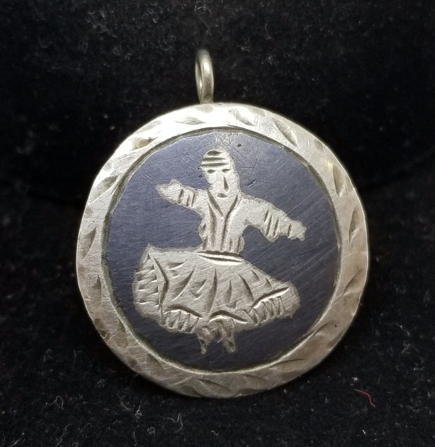 SAVATLI VE KALEM İŞÇİLİKLİ MEVLEVİ SEMAZEN GÖRSELLİ ANTİKA GÜMÜŞ KOLYE UCU