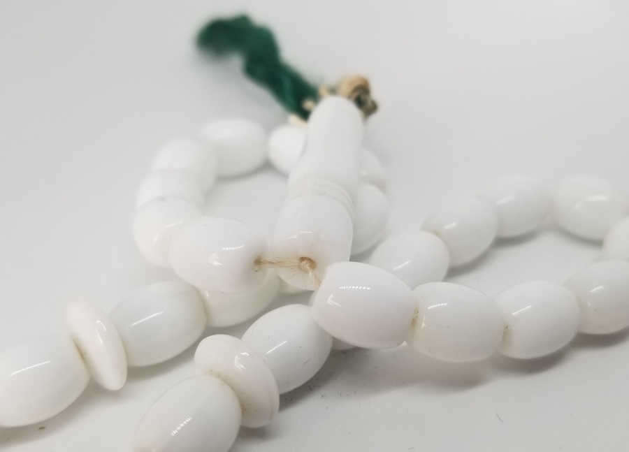 OSMANLI DÖNEMİ OPALİN FORMUNDA YAPILMIŞ NADİR BEYKOZ TESPİH