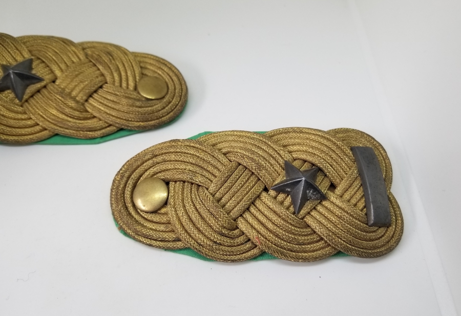 ÜZERİ SIRMA İŞÇİLİKLİ 1. DÜNYA SAVAŞI DÖNEMİ SUBAY APOLETİ