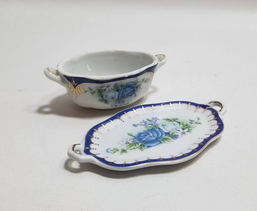 ÜZERİ ALTIN VARAKLI NADİR TİPTE ANTİKA PORSELEN HAVYARLIK