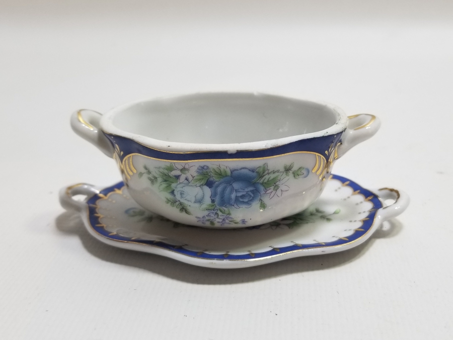 ÜZERİ ALTIN VARAKLI NADİR TİPTE ANTİKA PORSELEN HAVYARLIK