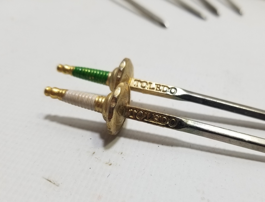 ANTİKA TOLEDO İŞİ KILIÇ FORMUNDA KANEPE STANDI