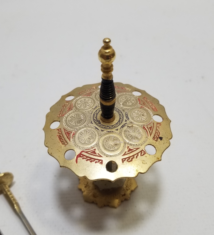 ANTİKA TOLEDO İŞİ KILIÇ FORMUNDA KANEPE STANDI