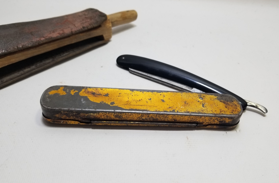 ORİJİNAL KUTUSUNDA OSMANLI DÖNEMİ BERBER USTURA TAKIMI