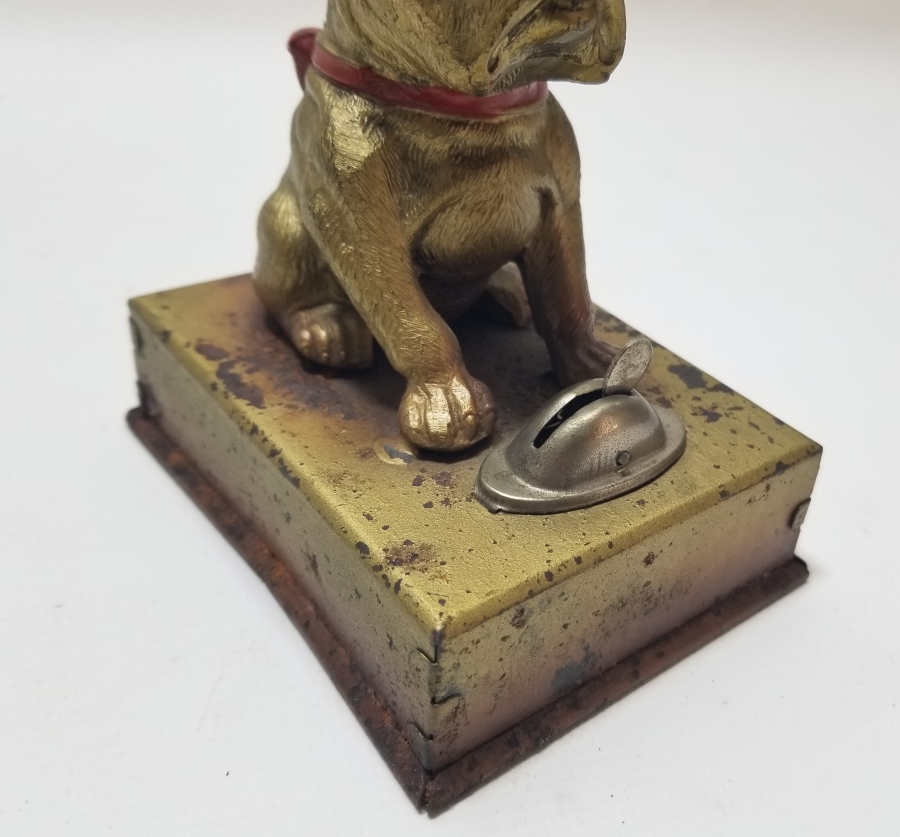 OTURAN KÖPEK FİGÜRLÜ ANTİKA LAMBA