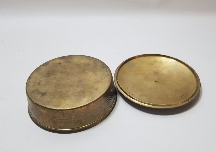 ÜZERİ MİNE İŞÇİLİKLİ ANTİKA KAPAKLI KUTU