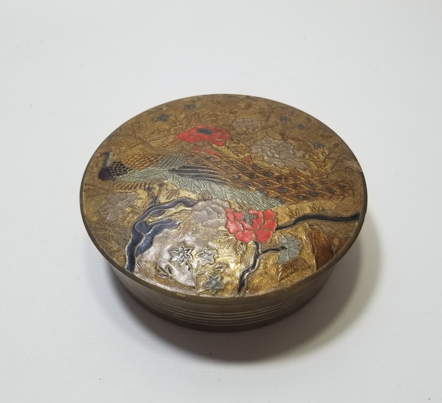 ÜZERİ MİNE İŞÇİLİKLİ ANTİKA KAPAKLI KUTU