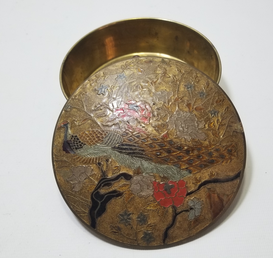 ÜZERİ MİNE İŞÇİLİKLİ ANTİKA KAPAKLI KUTU