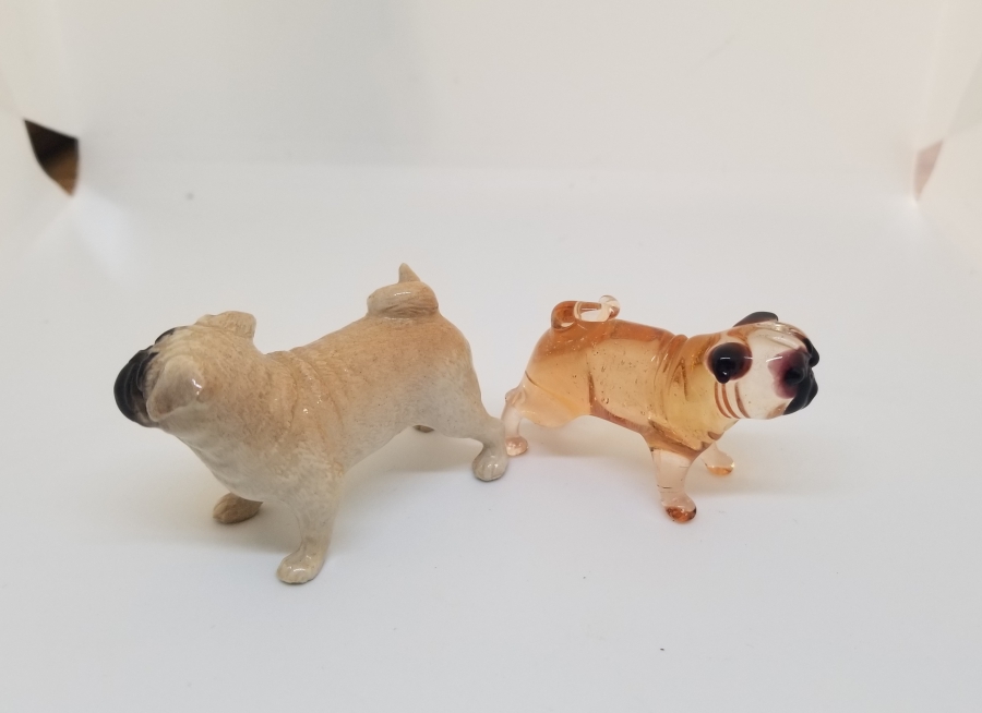 ANTİKA PORSELEN VE CAM KÖPEK FİGÜRÜ