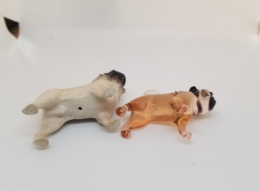 ANTİKA PORSELEN VE CAM KÖPEK FİGÜRÜ