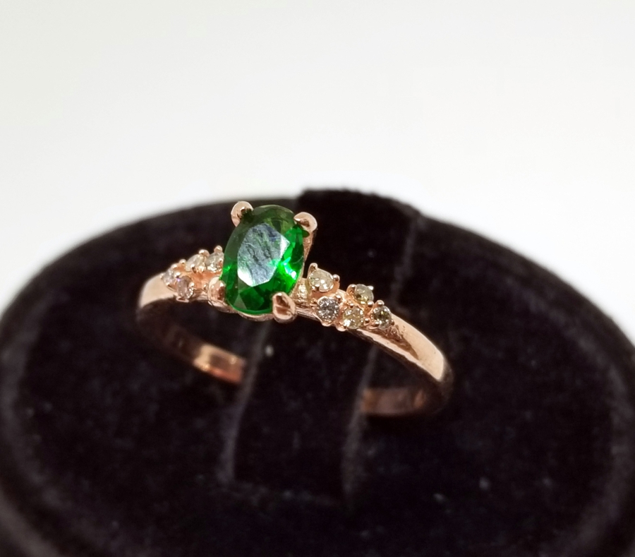 ZÜMRÜT VE PIRLANTA TAŞLI ÖZEL YAPIM YÜZÜK