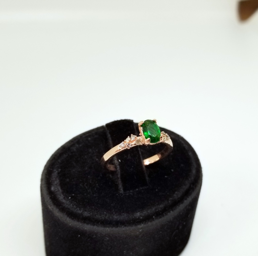 ZÜMRÜT VE PIRLANTA TAŞLI ÖZEL YAPIM YÜZÜK