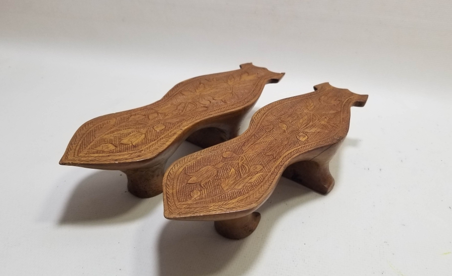 ÜZERİ HAYAT AĞACI VE LALE FİGÜRLÜ OSMANLI DÖNEMİ NALIN - TAKUNYA