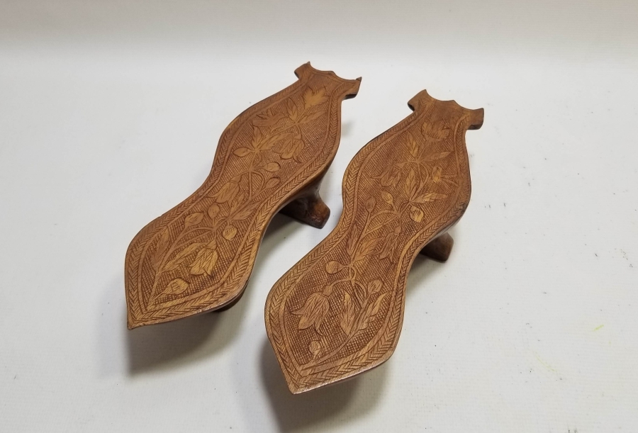 ÜZERİ HAYAT AĞACI VE LALE FİGÜRLÜ OSMANLI DÖNEMİ NALIN - TAKUNYA