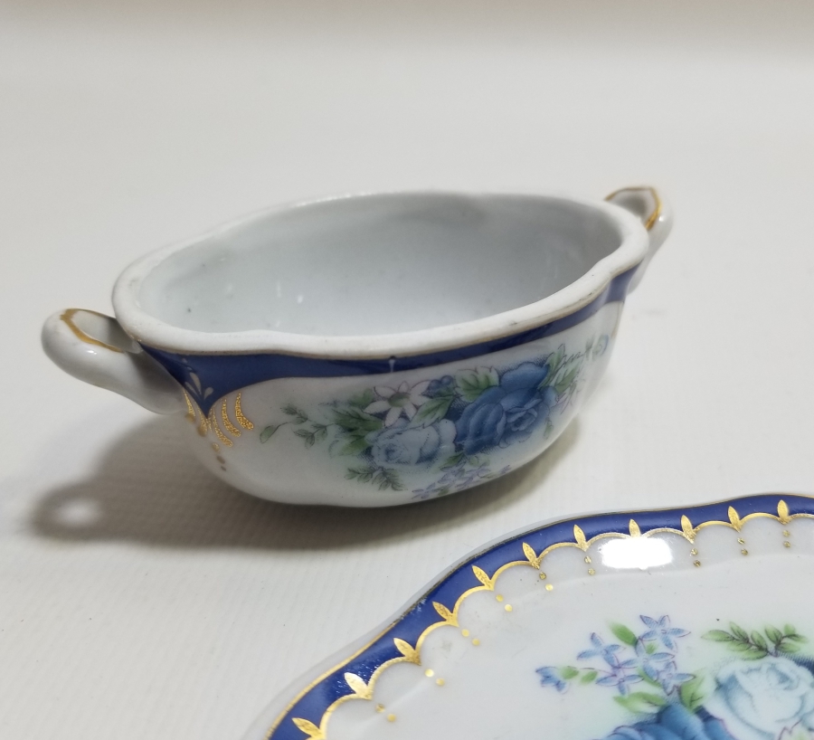 ÜZERİ ALTIN VARAKLI NADİR TİPTE ANTİKA PORSELEN HAVYARLIK