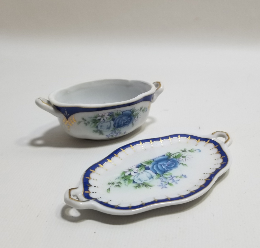 ÜZERİ ALTIN VARAKLI NADİR TİPTE ANTİKA PORSELEN HAVYARLIK