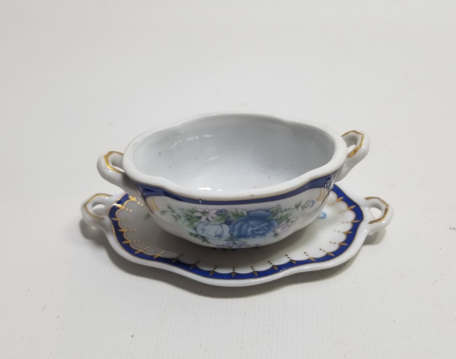 ÜZERİ ALTIN VARAKLI NADİR TİPTE ANTİKA PORSELEN HAVYARLIK