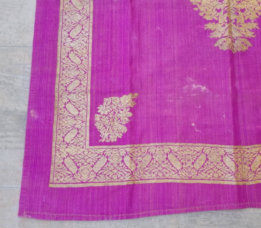 OSMANLI DÖNEMİ HEREKE YAPIMI GÜMÜŞ SIRMA İŞÇİLİKLİ İPEK GELİN HAMAM BOHÇASI