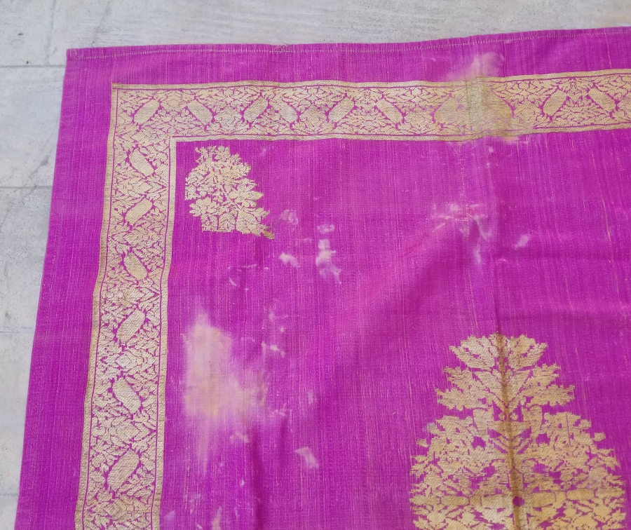 OSMANLI DÖNEMİ HEREKE YAPIMI GÜMÜŞ SIRMA İŞÇİLİKLİ İPEK GELİN HAMAM BOHÇASI