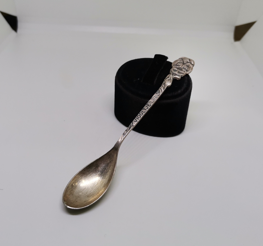 KABARTMA İŞÇİLİKLİ ANTİKA GÜMÜŞ KAŞIK