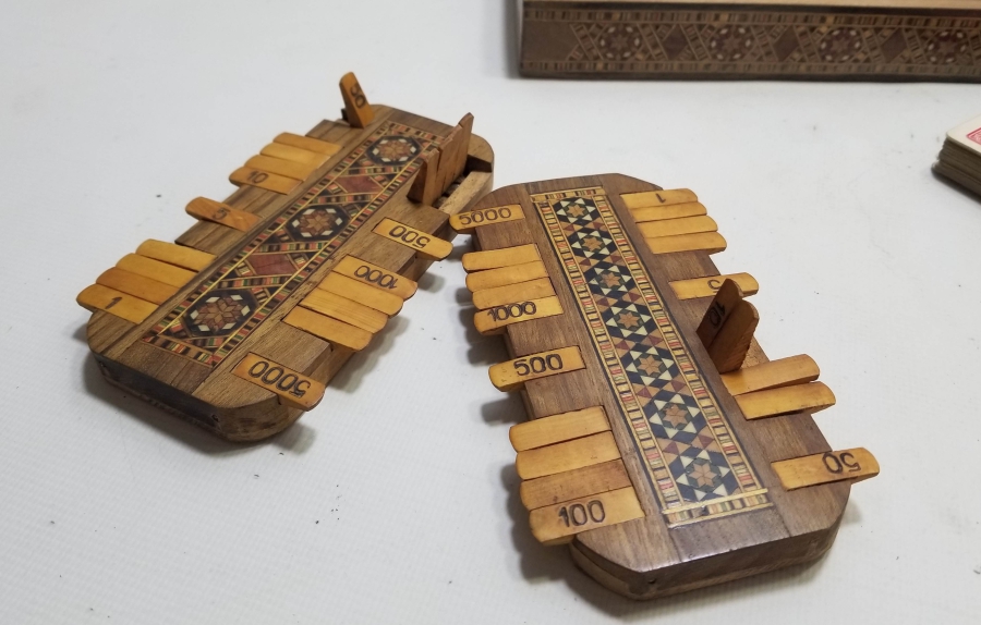 MARKUTERİ İŞÇİLİKLİ VE ORİJİNAL KUTUSUNDA NADİR ANTİKA BEZİK TAKIMI