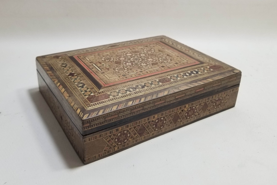 MARKUTERİ İŞÇİLİKLİ VE ORİJİNAL KUTUSUNDA NADİR ANTİKA BEZİK TAKIMI