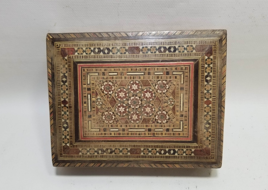 MARKUTERİ İŞÇİLİKLİ VE ORİJİNAL KUTUSUNDA NADİR ANTİKA BEZİK TAKIMI