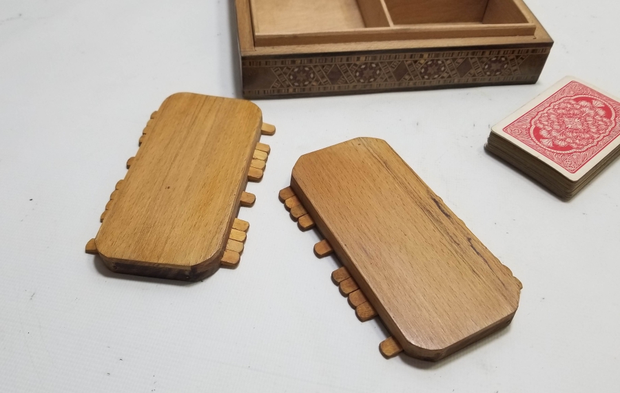 MARKUTERİ İŞÇİLİKLİ VE ORİJİNAL KUTUSUNDA NADİR ANTİKA BEZİK TAKIMI