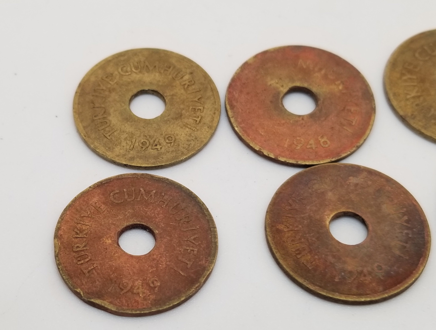 1948-1949 YILLARINA AİT DELİKLİ 2,5 KURUŞ LOTU