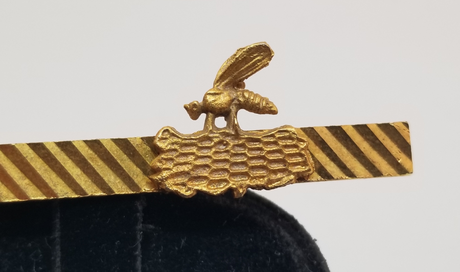 ANAVATAN PARTİSİ GÖRSELLİ ALTIN KAPLAMA ANTİKA KRAVAT İĞNESİ