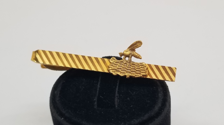 ANAVATAN PARTİSİ GÖRSELLİ ALTIN KAPLAMA ANTİKA KRAVAT İĞNESİ