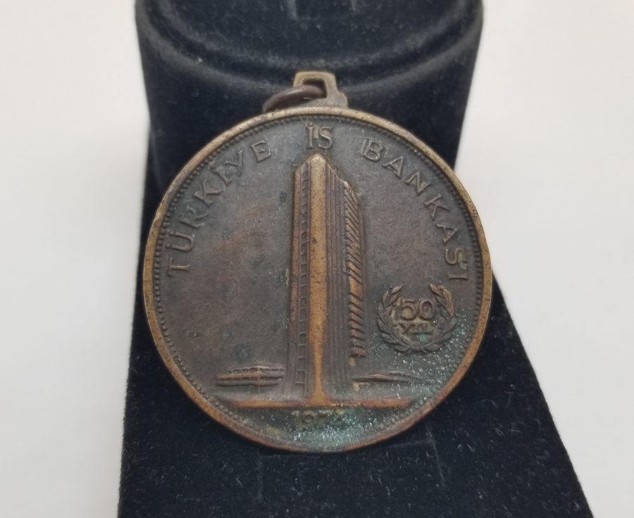 İŞ BANKASI 50. YIL HATIRASI ANAHTARLIK